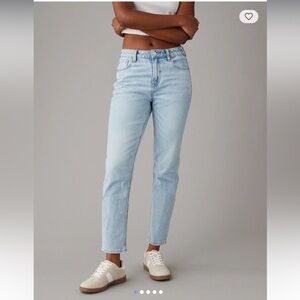 American Eagle Strigid Mom Jeans